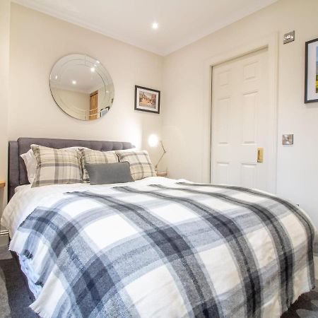 Luxury Royal Mile Apartment By The Castle - Sleeps 4 Edinburgh Buitenkant foto