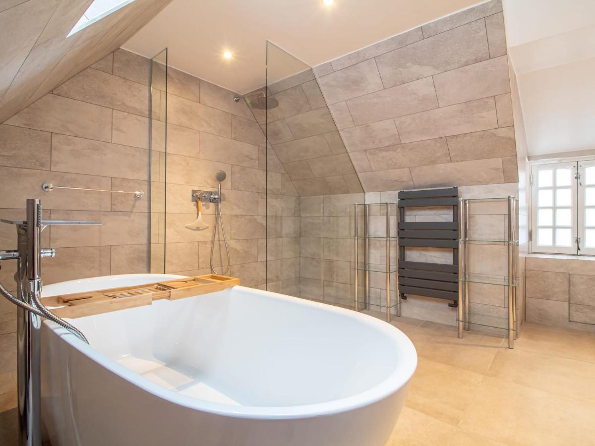 Luxury Royal Mile Apartment By The Castle - Sleeps 4 Edinburgh Buitenkant foto