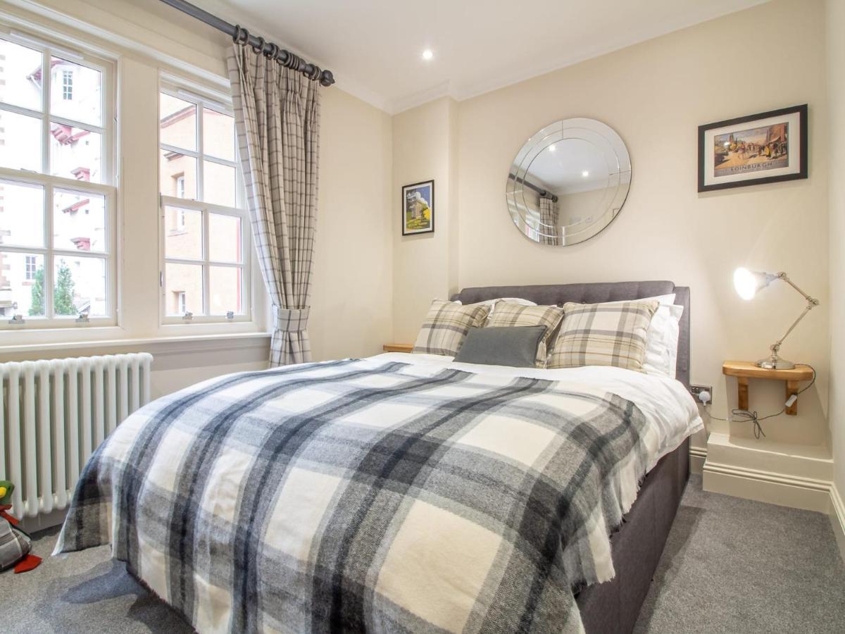 Luxury Royal Mile Apartment By The Castle - Sleeps 4 Edinburgh Buitenkant foto