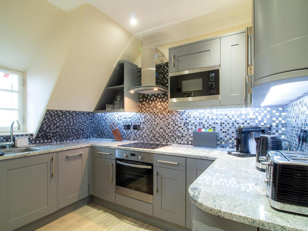Luxury Royal Mile Apartment By The Castle - Sleeps 4 Edinburgh Buitenkant foto